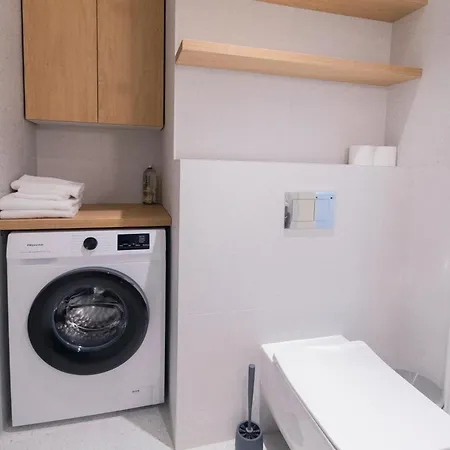 Revalia Lastekodu-odra Bus Station Airport Appartamento *