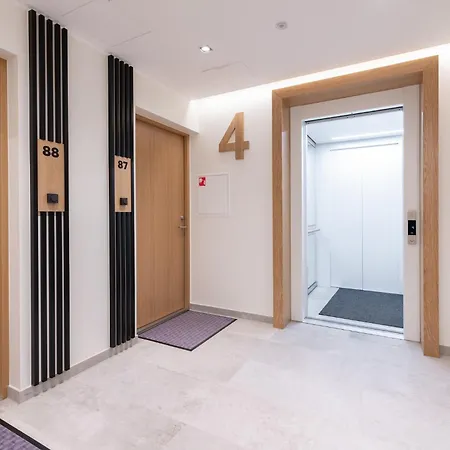 Revalia Lastekodu-odra Bus Station Airport Appartamento *