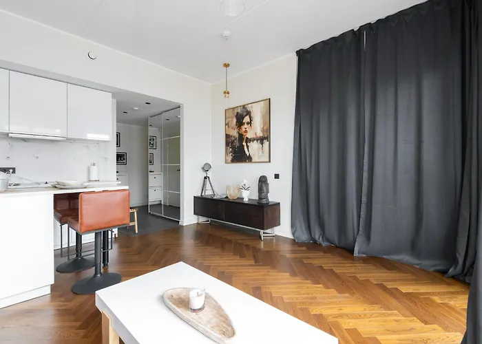 Revalia Lastekodu-odra Bus Station Airport アパート