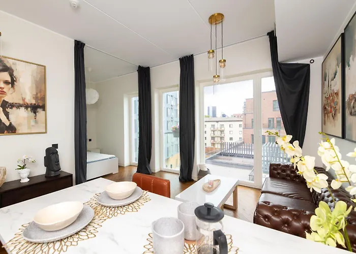 Revalia Lastekodu-odra Bus Station Airport アパート