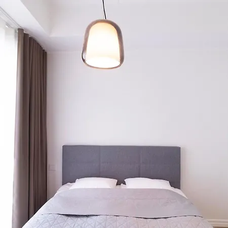 Revalia Lastekodu-odra Bus Station Airport شقة تالين